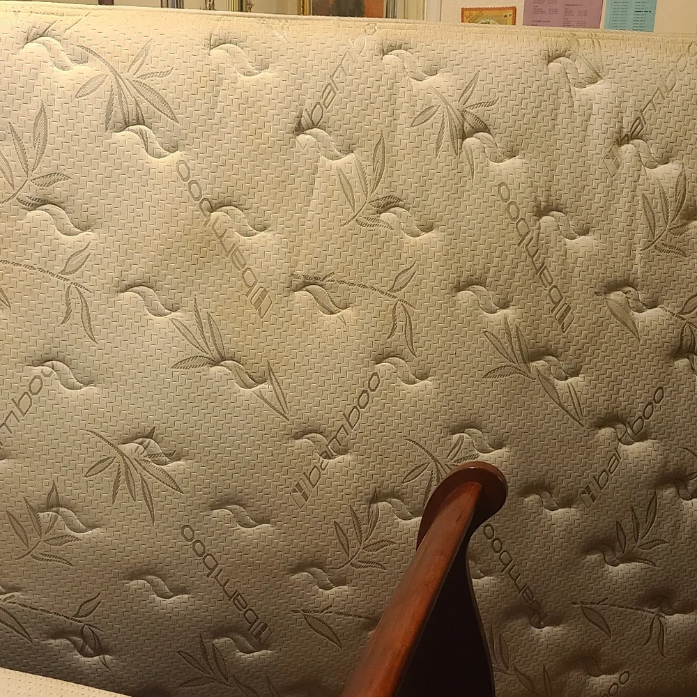 Imperial queen-size mattress with boxspring
